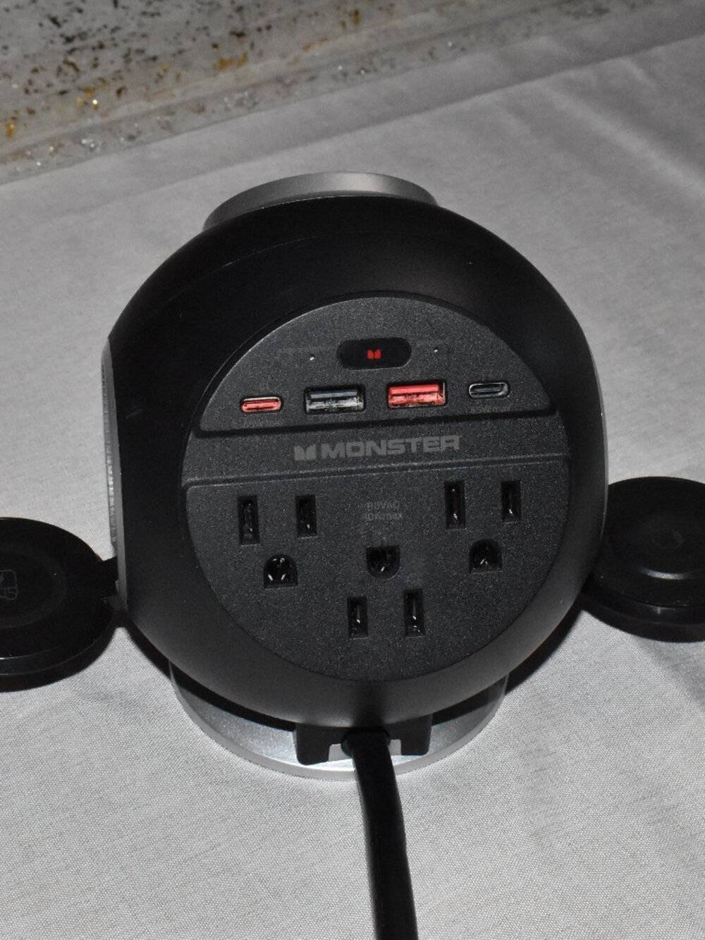 Monster 10 in 1 Charging Sphere Station - for Apple products